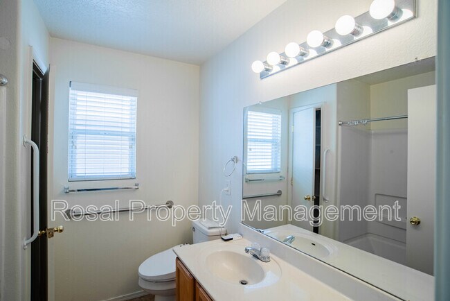 Building Photo - 1900 Cielo Oeste Pl NW