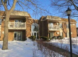 Building Photo - 500 N Wilke Rd