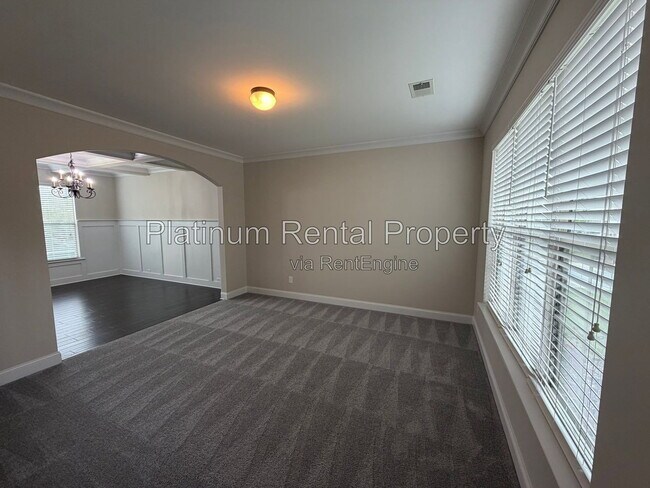 Building Photo - 5075 Rialto Way
