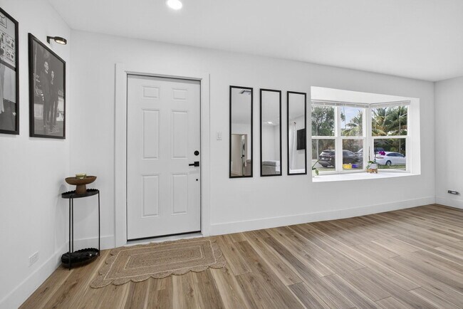 Building Photo - 701 37th St