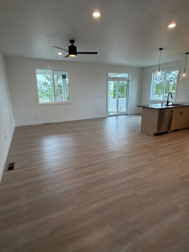 Building Photo - Reduced Rent! New Construction Condo Now $2,200/mo!!