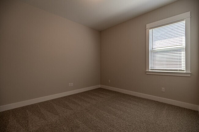 Building Photo - New construction! 5-bedroom, 2-bathroom ho...