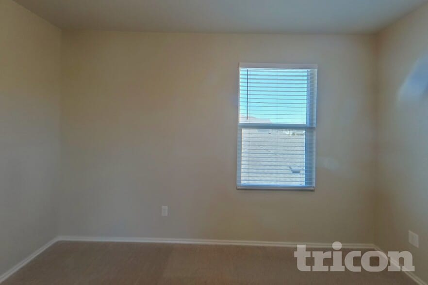 Building Photo - 5200 Saddle Clb Dr
