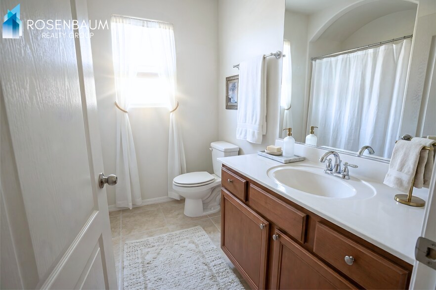 Building Photo - Gorgeous 3-bedrooms, 2-baths single level home in Prescott Valley!