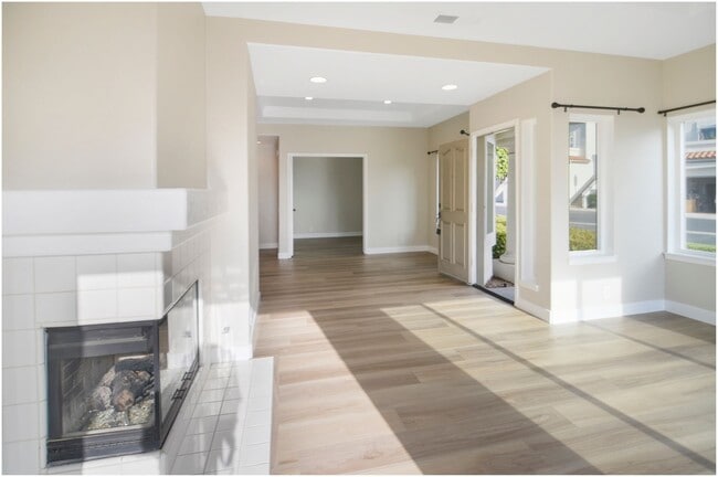 Building Photo - Tennis Villas 2 Bedroom Condo!