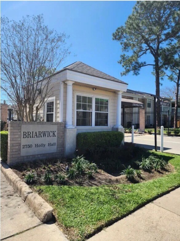 Building Photo - 2750 Holly Hall St