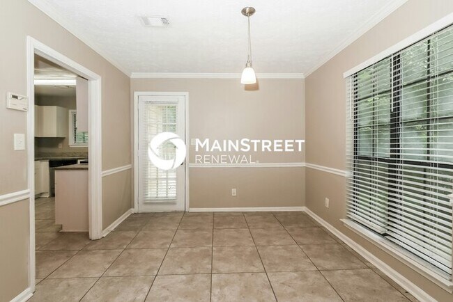 Building Photo - 3 Bedroom Pet-Friendly Home in Jonesboro, GA with Main Street Renewal