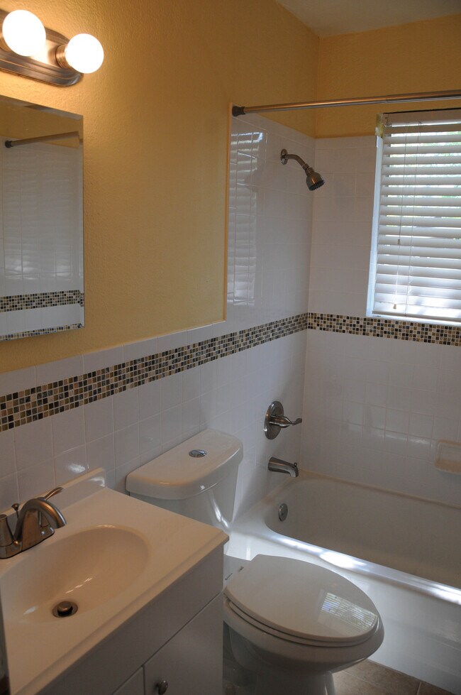 Building Photo - 4805 Avenue G