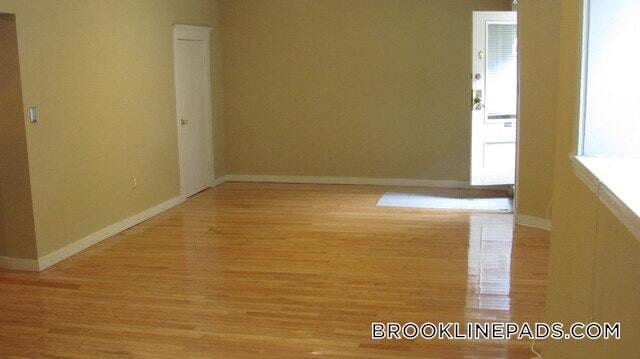 Building Photo - 208 Winthrop Rd