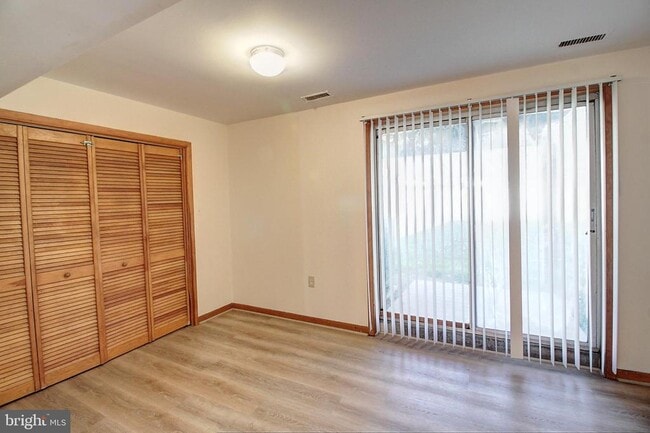 Building Photo - 427 Carrollton Dr