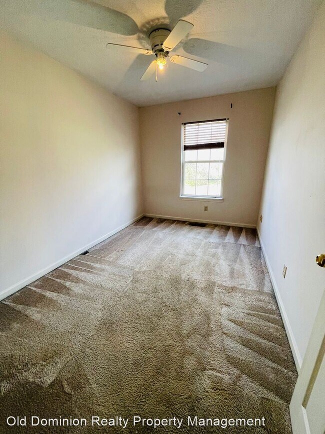 Building Photo - 3 br, 1.5 bath House - 879 Northfield Court