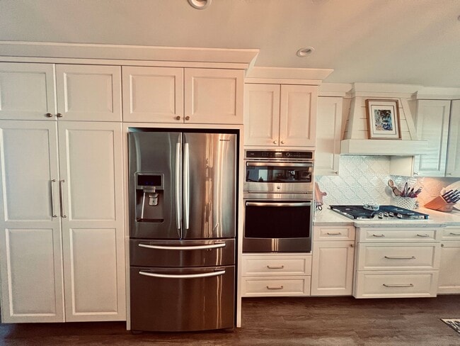 Building Photo - Renovated Rancho Bernardo 55+ Community 2 Bedroom 2 Bathroom Home