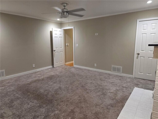Building Photo - 4886 Candlewood Ln