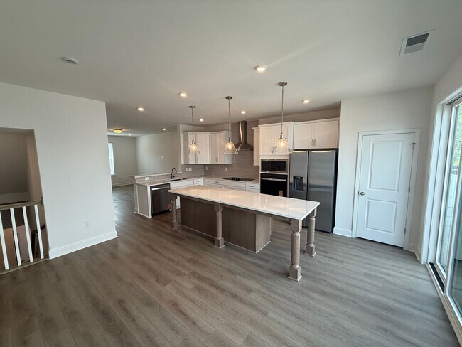 Building Photo - Brand New Townhome in the heart of Ballant...
