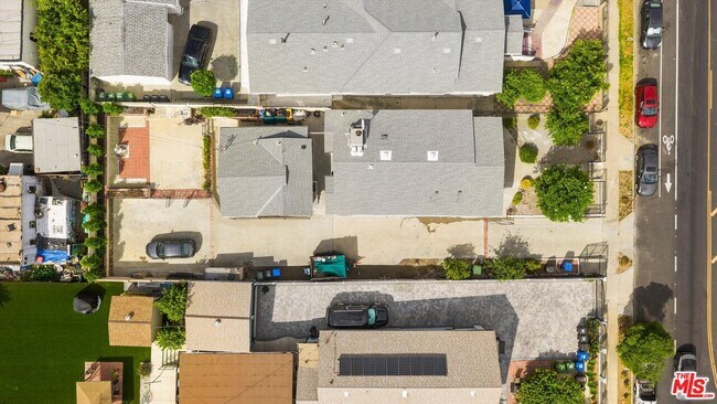 Building Photo - 6190 Mesa Ave