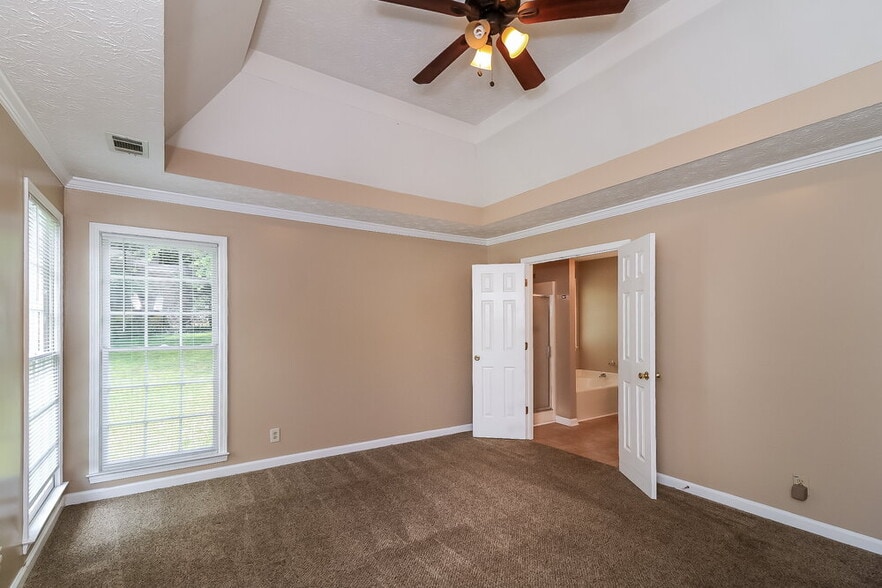 Building Photo - 3935 Willowmeade Dr