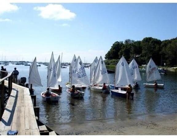 Building Photo - 428 Main St