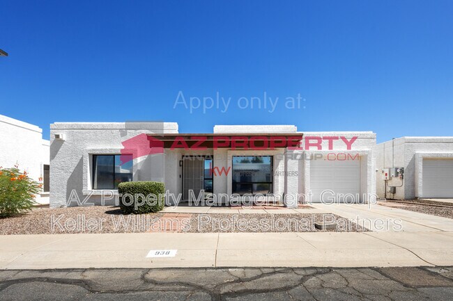 Building Photo - 938 E Villa Maria Dr