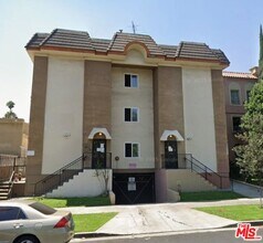 Building Photo - 545 S Manhattan Pl