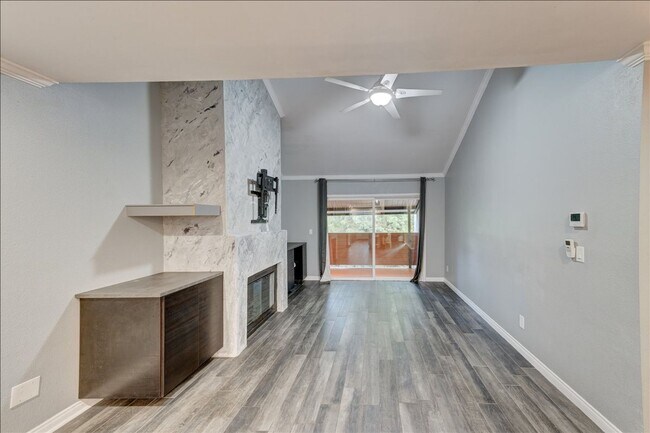 Building Photo - 7765 Saranac Pl