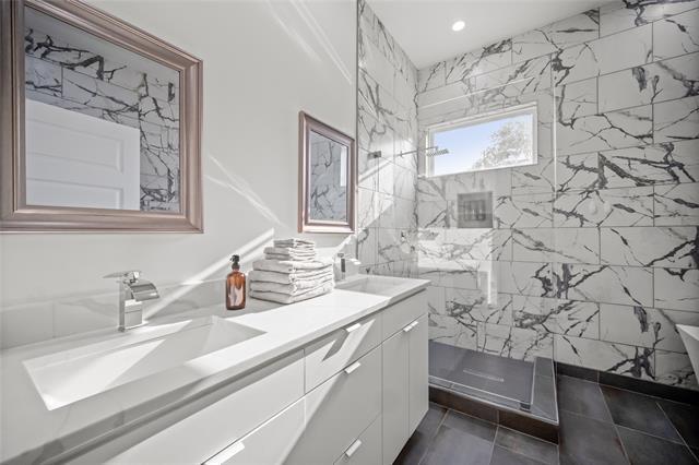 Building Photo - 1350 Strickland St