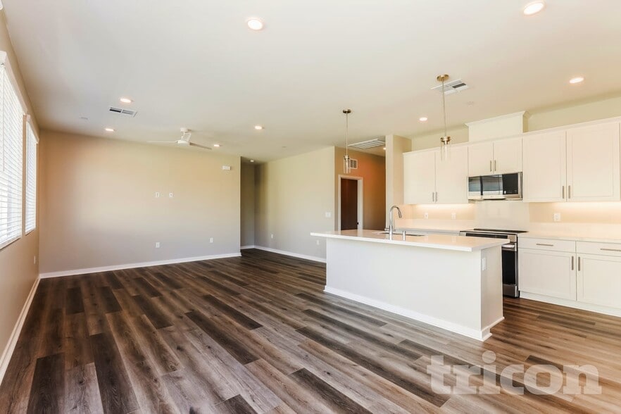 Building Photo - 1705 Lorraine Dr