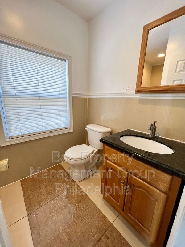 Building Photo - 412 N 32nd St