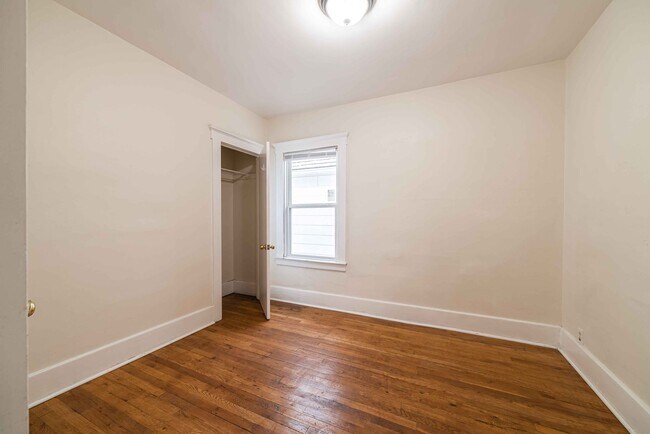 Building Photo - 3426/3428 Evaline - FDR - T