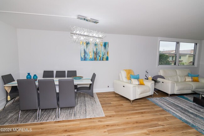 Building Photo - 675 Ocean Ave N