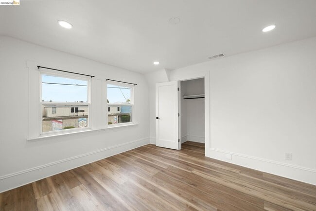 Building Photo - 2804 Adeline St