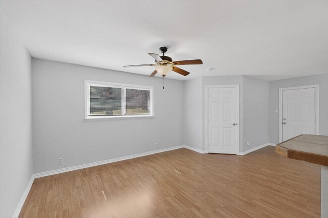 Building Photo - Charming 3-Bed Near TCU