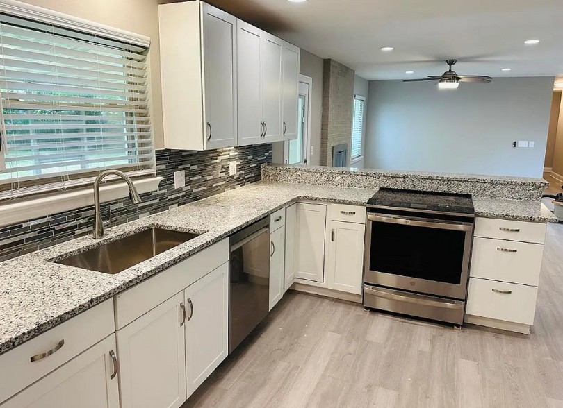 Kitchen - 1548 N Concord Rd
