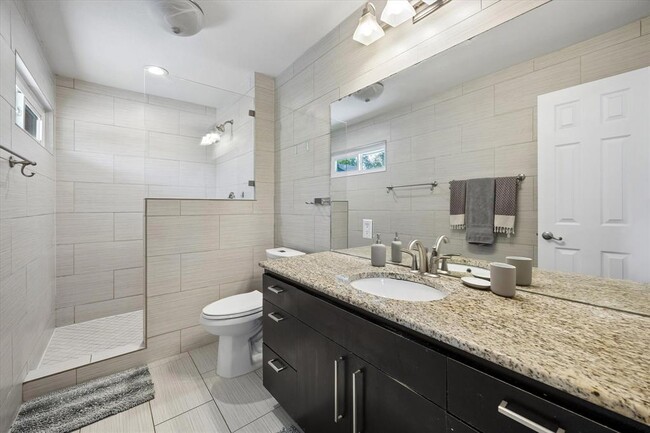 Building Photo - 411 Ramble Ln