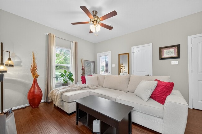 Building Photo - 278 Capetown Way