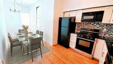 Building Photo - 259 Griffith St