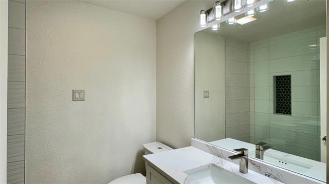 Building Photo - 3915 Spring Hollow Dr