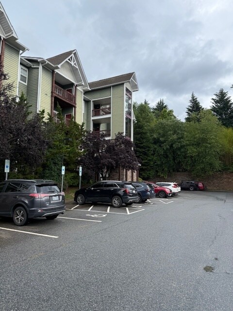 Building Photo - 2000 Olde Eastwood Village Blvd