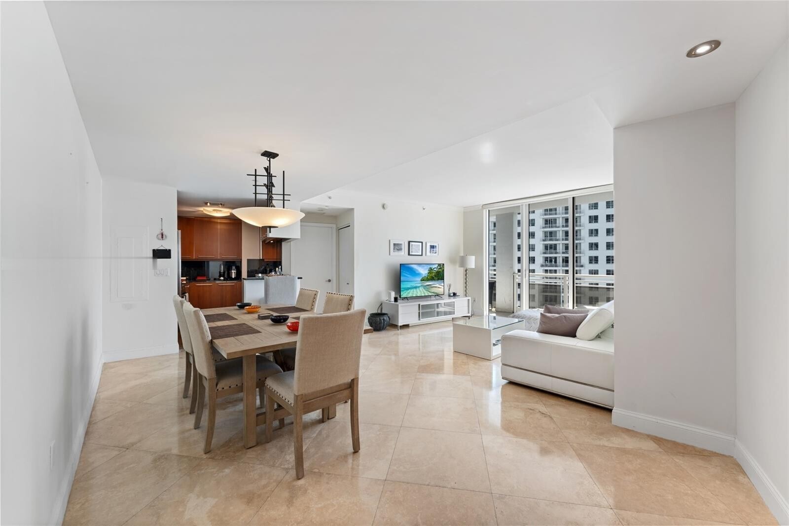 Building Photo - 901 Brickell Key Blvd