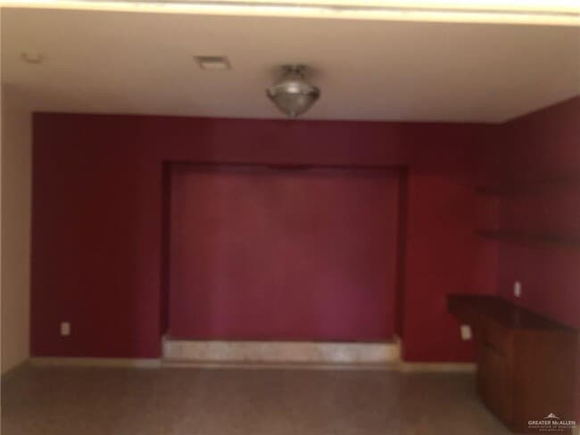 Building Photo - 22 Jackson Ave W