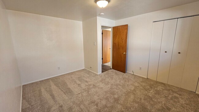 Building Photo - Multi Family Ranch Home in Westminster