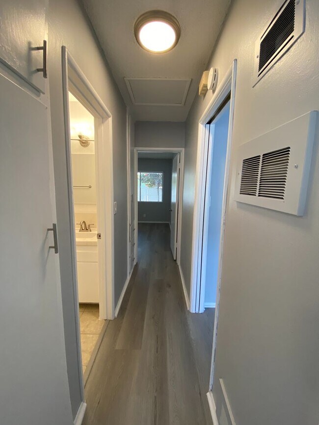 Building Photo - w651