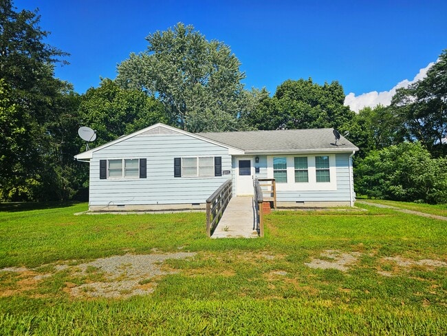 Primary Photo - 12011 Somerset Ave