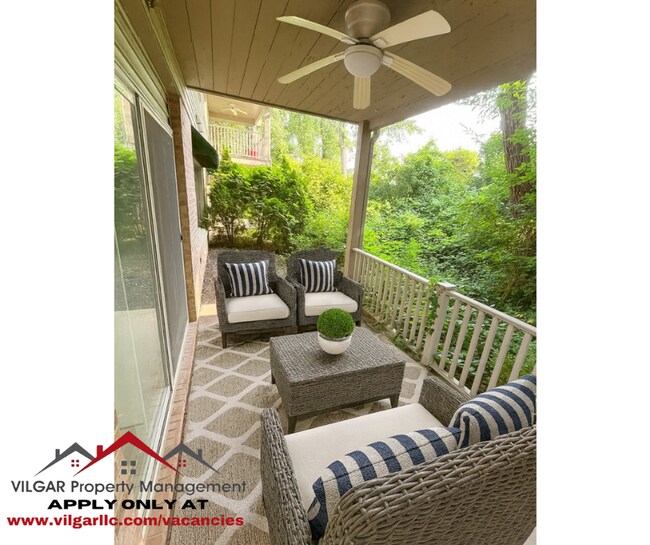 Building Photo - Updated and well-maintained, this 2-bedroo...