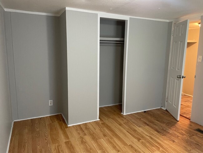 Building Photo - 3 Bed, 2 Bath Mobile Home in Sanford NC