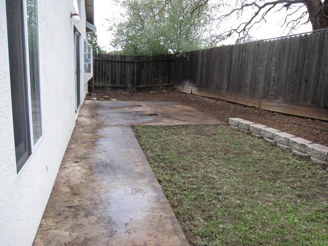 Building Photo - 120 Cottage Pl