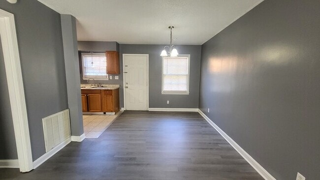 Building Photo - Three Bedroom Townhouse for Rent in Spartanburg SC with Move-In Special!