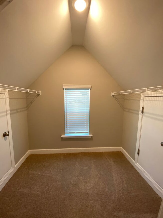 Building Photo - Brand New Build 5 Bed/3.5 Bath