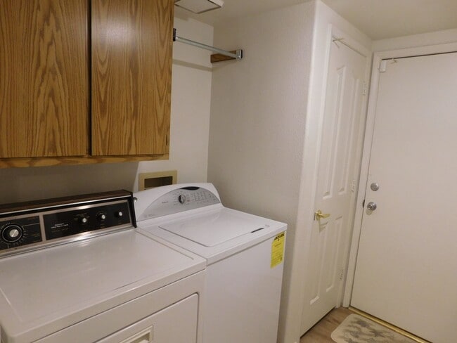 Building Photo - Gorgeous 3 bedroom condo with a 2 car garage! Tons of upgrades*Southwest*Gated community*