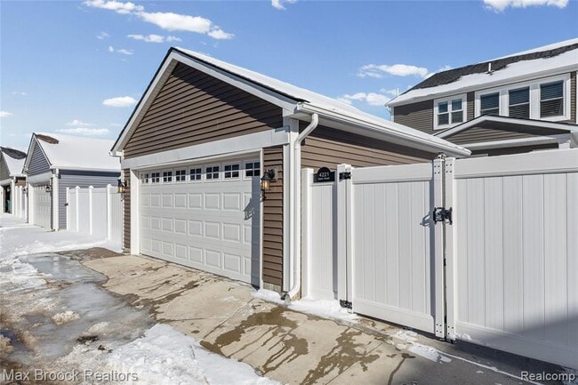 Building Photo - 4211 Kent Rd