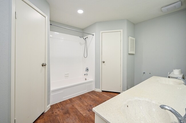 Building Photo - 6715 Greenyard Dr